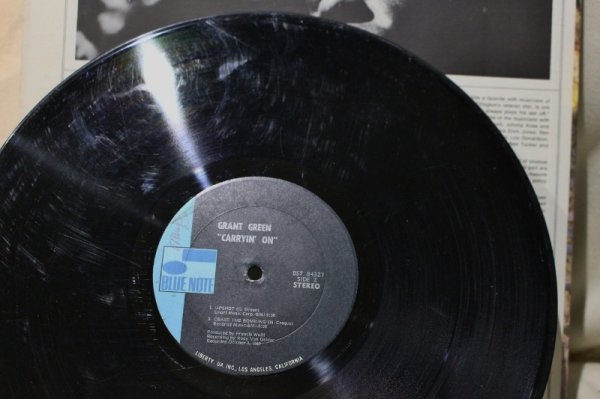 画像4: Grant Green / Carryin' On / 盤面スレ多 (4)